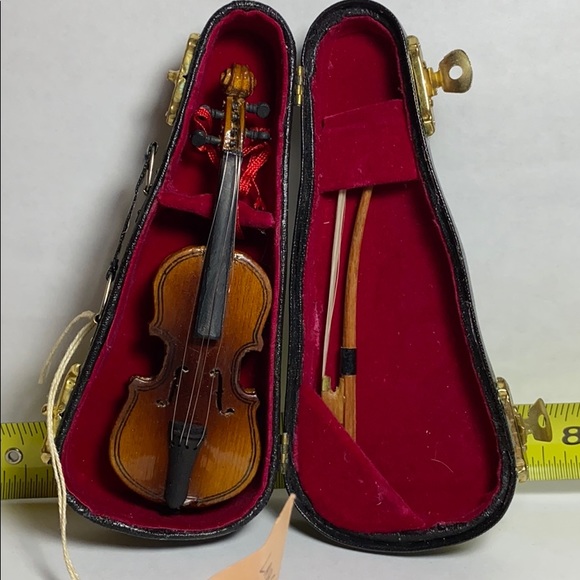 Mini doll violin - Picture 3 of 4